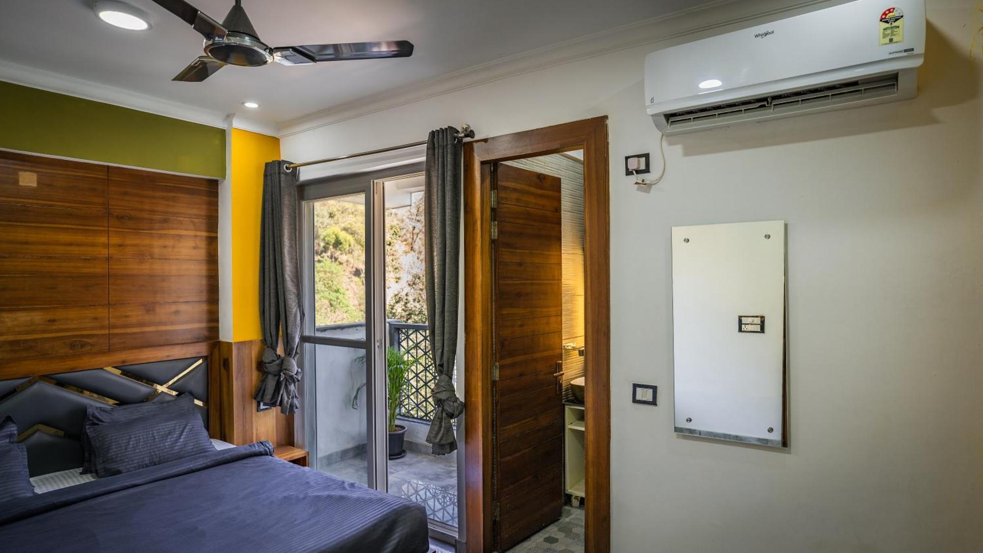 Bonfire Hostels Rishīkesh Exteriör bild